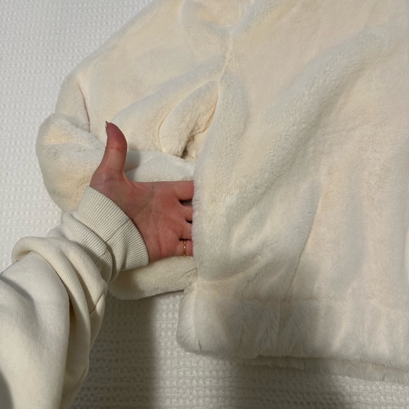 Lulu’s cream fux fur hoodie - Picture 3 of 4